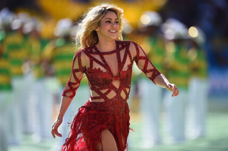 Shakira kicks off 2014 World Cup Final with sizzling outfit Designed by Lebanese Designer
